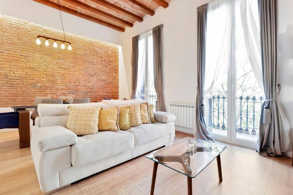 Arc de Triomf Luxury Modern 2-Bedroom 2-Bathroom