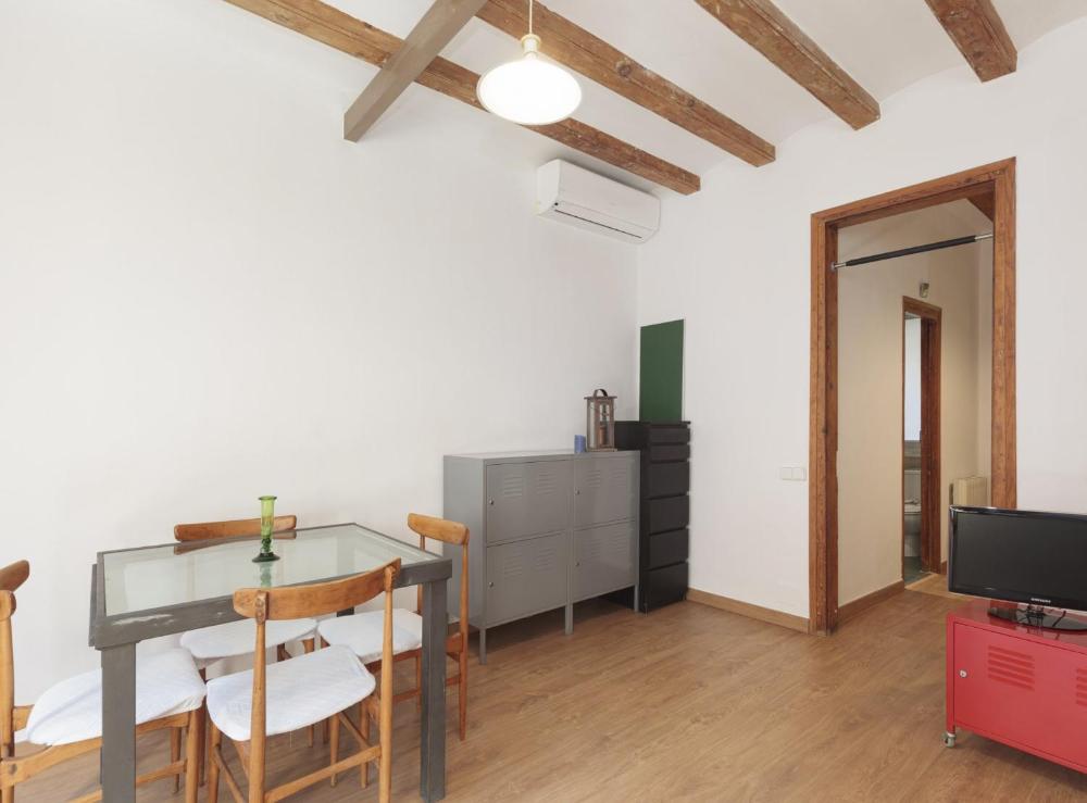 Authentic flat in Poble Sec - Paralelo 5 Authentic flat in Poble Sec - Paralelo