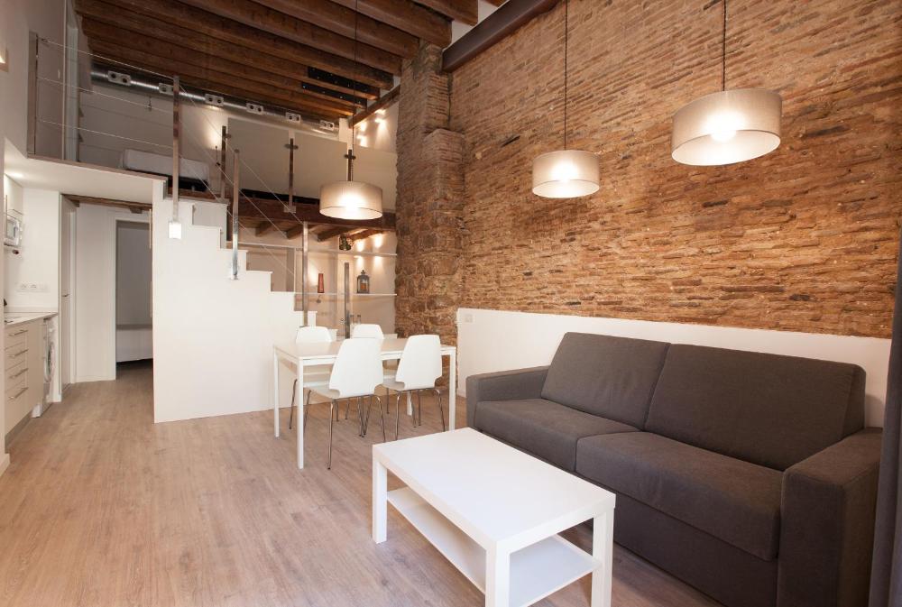 BARNAPARTMENTS BORN 6 BARNAPARTMENTS BORN