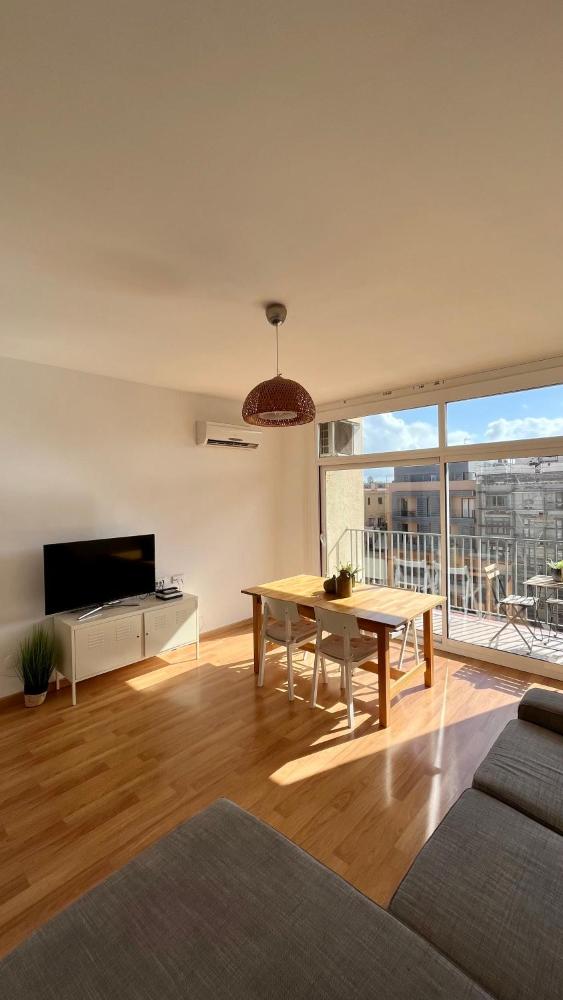Bright and modern 4BD with terrace near Arc de Triomf 1 Bright and modern 4BD with terrace near Arc de Triomf