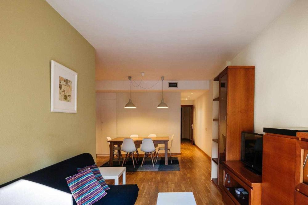 Comfortable 4 rooms 2Bath w balcony 1 Comfortable 4 rooms 2Bath w balcony