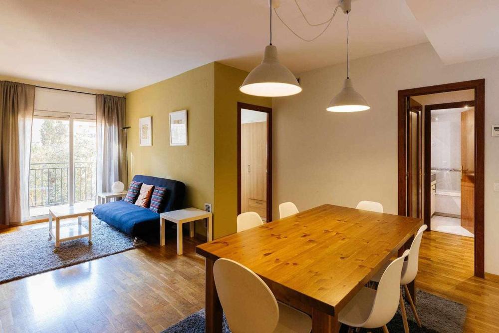 Comfortable 4 rooms 2Bath w balcony 4 Comfortable 4 rooms 2Bath w balcony
