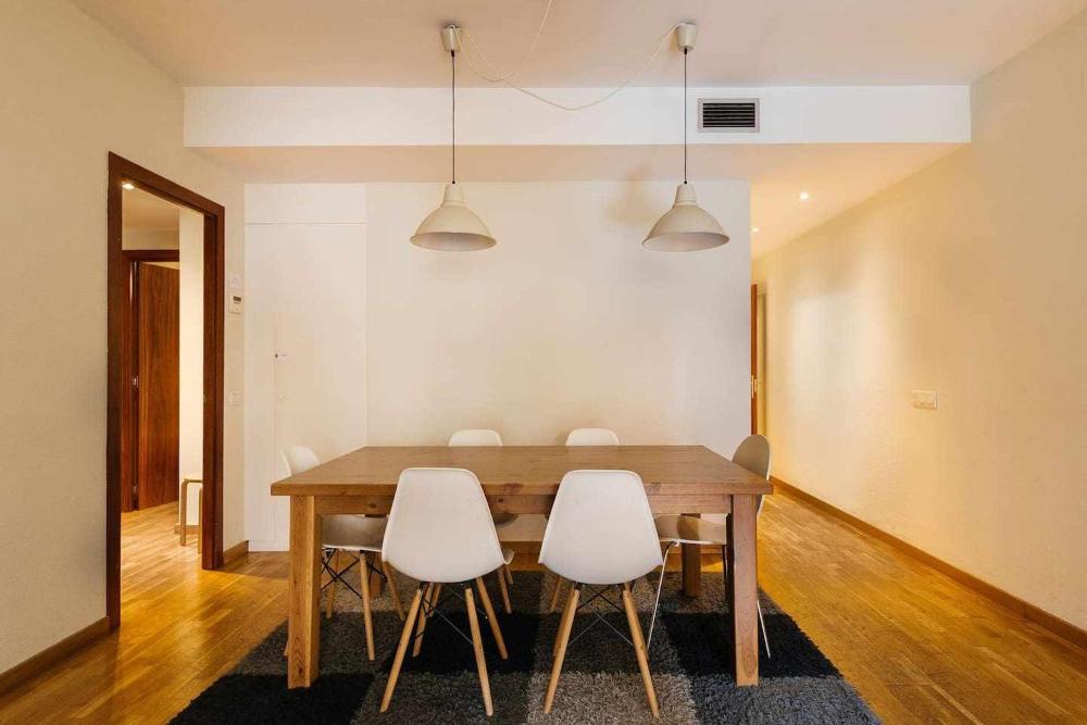 Comfortable 4 rooms 2Bath w balcony 2 Comfortable 4 rooms 2Bath w balcony