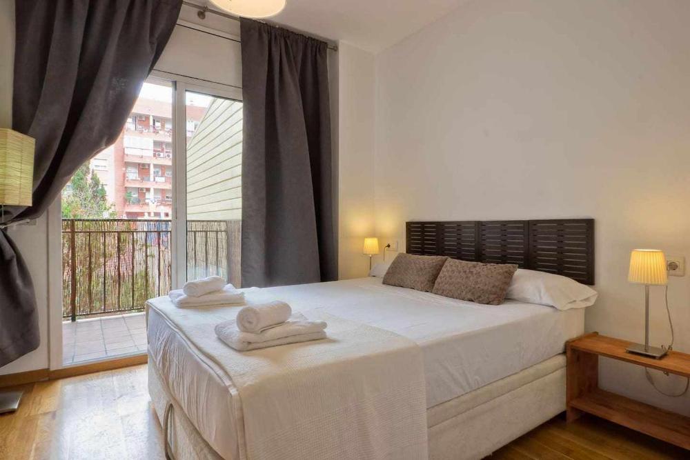 Comfortable 4 rooms 2Bath w balcony 3 Comfortable 4 rooms 2Bath w balcony