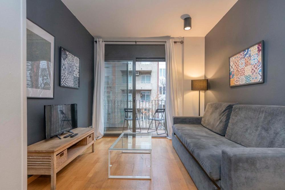 Modern and bright apartment in Eixample 3-2 4 Modern and bright apartment in Eixample 3-2
