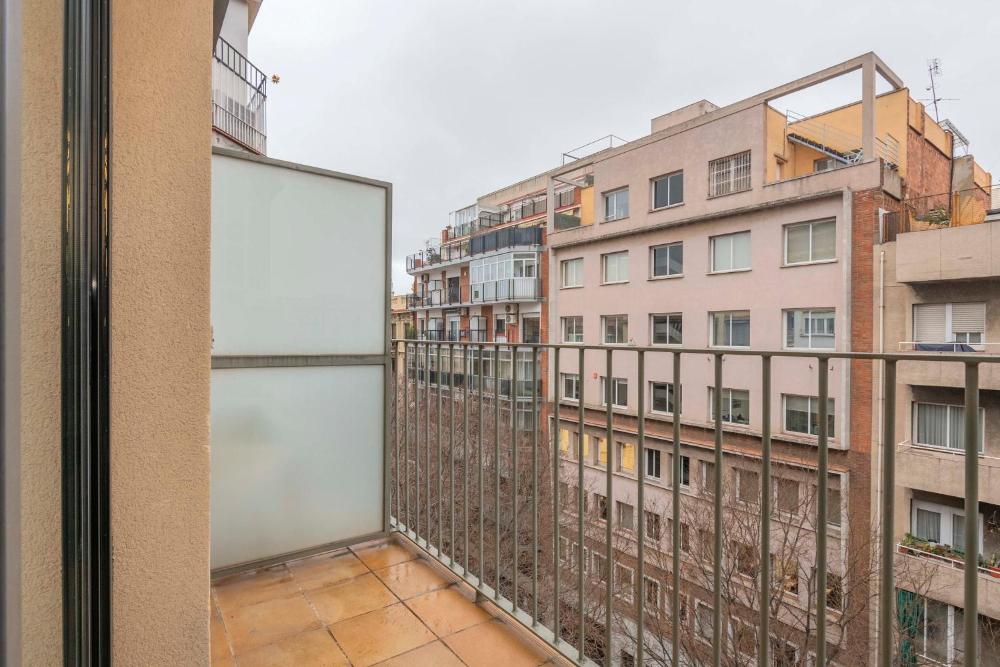Modern and bright apartment in Eixample 5-2 1 Modern and bright apartment in Eixample 5-2