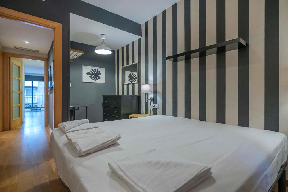 Modern and bright apartment in Eixample 5-2 2 Modern and bright apartment in Eixample 5-2