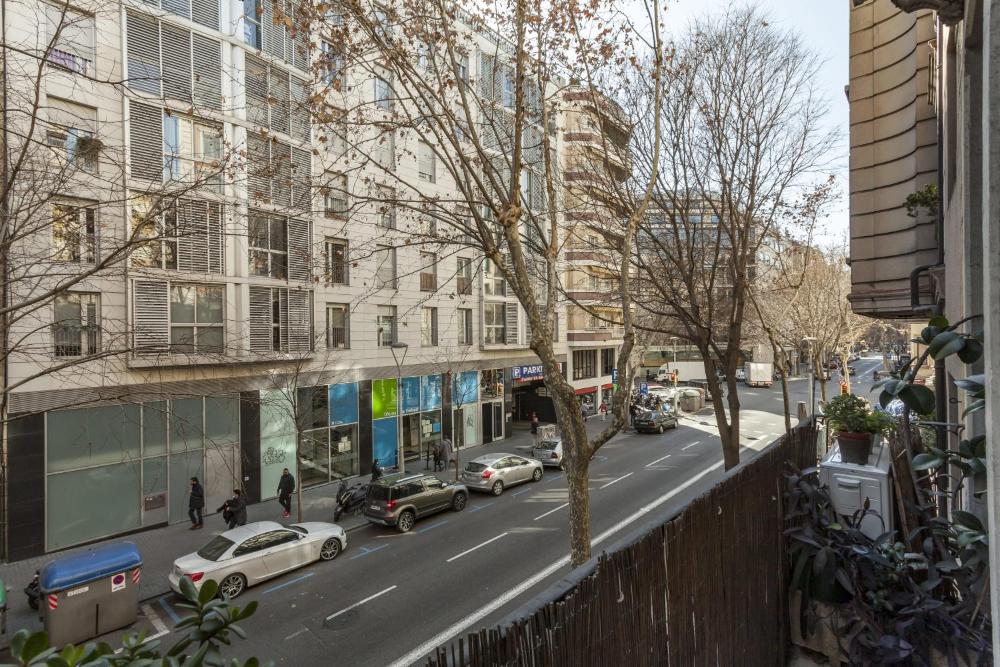 Modern and renovated apartment by Pl Universitat 5 Modern and renovated apartment by Pl Universitat