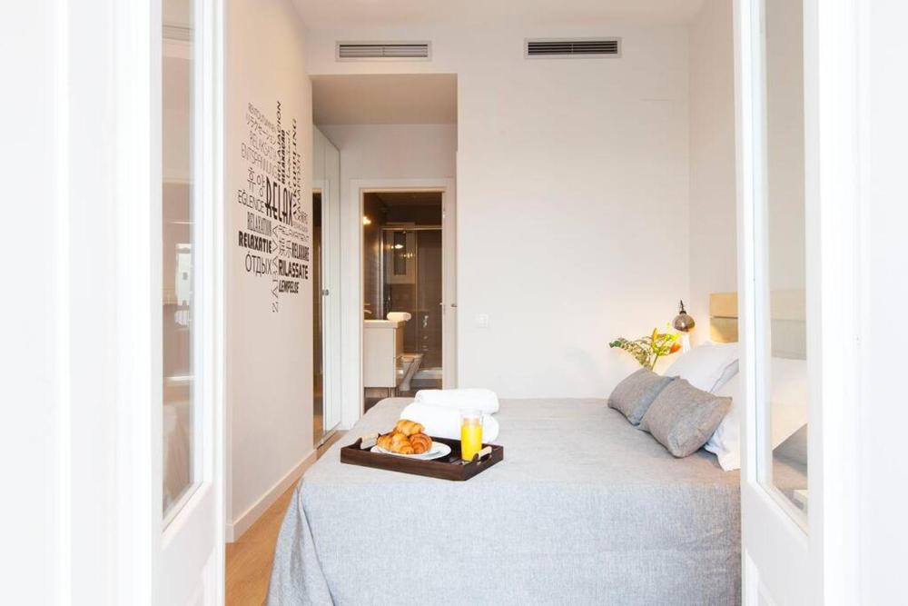 Perfectly located 4bed 4bath apartment in Barcelona 3 1 2 Perfectly located 4bed 4bath apartment in Barcelona 3 1