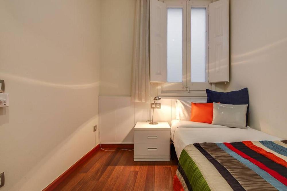 Ronda Sant Pere Private City Center 3Bedroom Suite B 5 Ronda Sant Pere Private City Center 3Bedroom Suite B