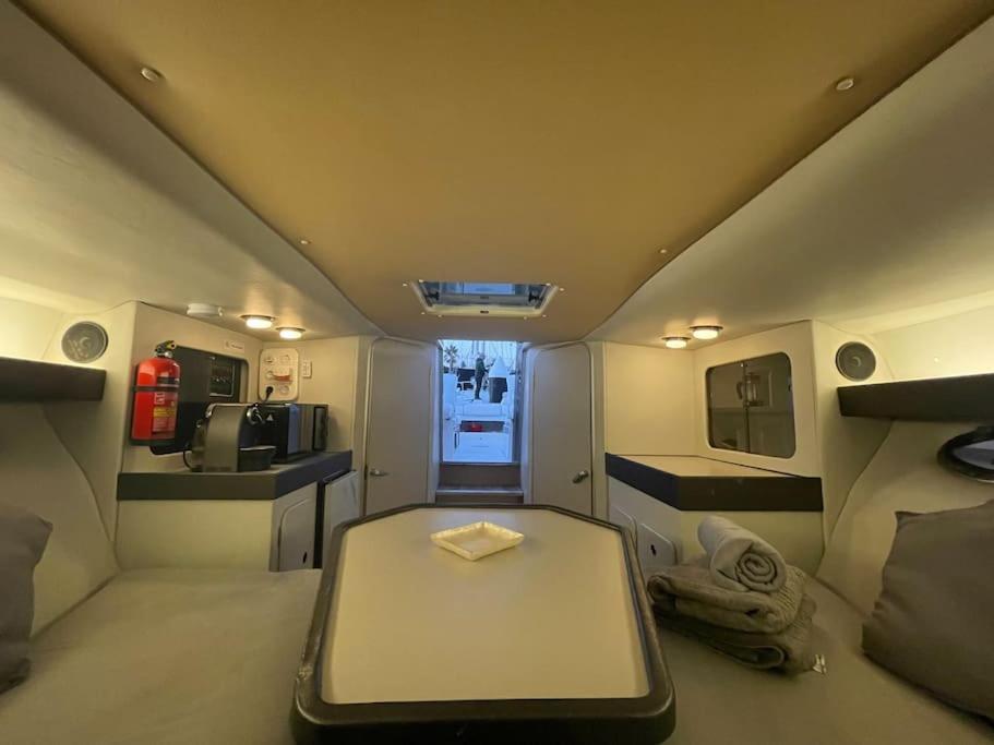 ✵ SENYER ✵ Duerme en un confortable yate deportivo 5 ✵ SENYER ✵ Duerme en un confortable yate deportivo