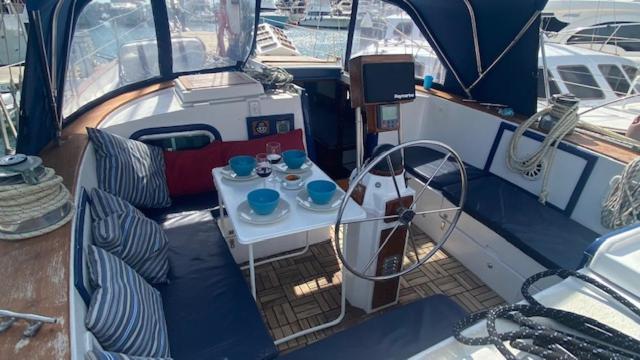Spacious and cozy caribbean boat in Barcelona 5 Spacious and cozy caribbean boat in Barcelona