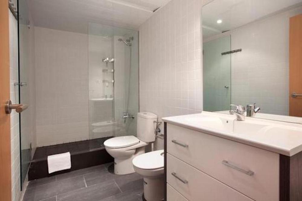 Spacious apartment for families near Park Guell 5 Spacious apartment for families near Park Guell